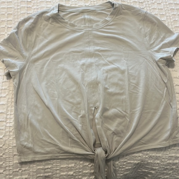 💕 Lululemon crop top light grey size 4 great condition - Picture 4 of 5